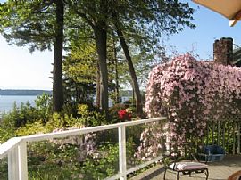 Waterfront Furnished Home in Raft Island, WA (Photo 3 of 6)