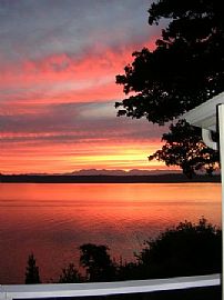 Waterfront Furnished Home in Raft Island, WA (Photo 6 of 6)