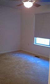 3 Bedroom Townhouse in Belcamp, MD (Photo 3 of 9)