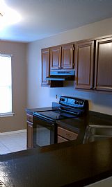 3 Bedroom Townhouse in Belcamp, MD (Photo 8 of 9)