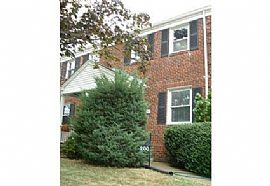 Nicely Updated 3br 2ba Duplex in Arlington, VA