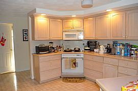 Easy Access to 495 and 93 ! in Tewksbury, MA (Photo 3 of 12)