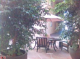 Light, Bright Loft in Little Tokyo in Los Angeles, CA (Photo 5 of 5)