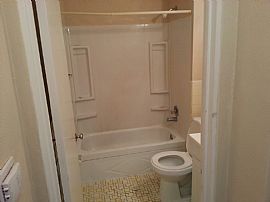 Adorable 1 Bedroom in a Ranchette 4 Plex in Saint Louis, MO (Photo 5 of 5)