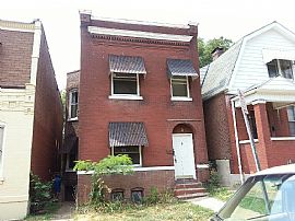 3 Bedroom 2 Bath City Living!! in Saint Louis, MO