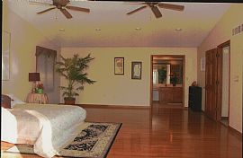 Beautiful 3bedroom Lake Front Home in Camdenton, MO (Photo 2 of 4)