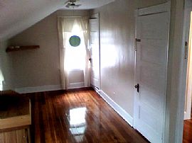 Beautiful Single Family 3 Bedroom Home / House - Great Location in East Providence, RI (Photo 4 of 5)