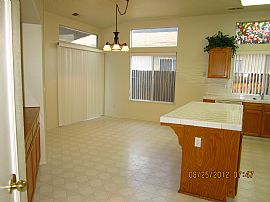 Shows Like a Model Home  in Fresno, CA (Photo 3 of 6)