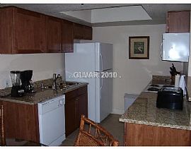 1 Bd/1ba Fo Rent Within Walking Distance to The Strip! in Las Vegas, NV (Photo 4 of 6)