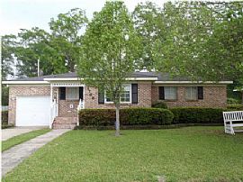 Renovated Home in Sought After Meadowbrook!  in Mobile, AL