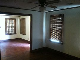 2 Bedroom, 1.5 Fully Updated Home in Health  Science in Oklahoma City, OK (Photo 10 of 11)