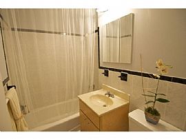 Modern 1bedroom Furnished Unit in Manhattan, NY (Photo 4 of 5)