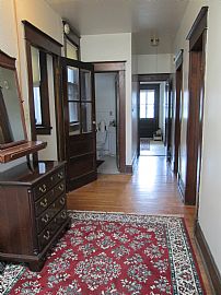 Chic and Spacious Mansion Neighborhood Apartment in Albany, NY