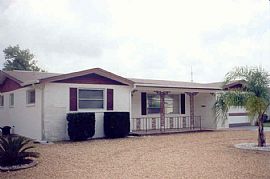 2 Bd 2 Ba 1 Cg  New Port Richey Fl Home  in New Port Richey, FL (Photo 2 of 5)