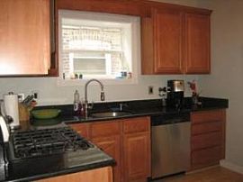 4bedroom Awesome Home For Rent in Chicago, IL (Photo 5 of 6)