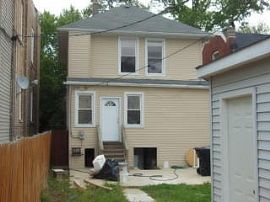 3bedroom Awesome Home For Rent in Chicago, IL (Photo 2 of 4)