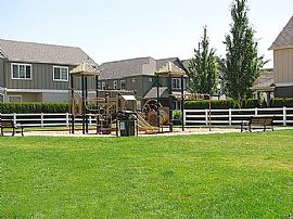 3br, 2.5ba, Loft, Newer Home in Beautiful Arbor Vineyards. Clos in Beaverton, OR (Photo 11 of 11)