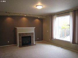 3br, 2.5ba, Loft, Newer Home in Beautiful Arbor Vineyards. Clos in Beaverton, OR (Photo 2 of 11)