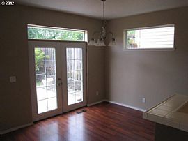 3br, 2.5ba, Loft, Newer Home in Beautiful Arbor Vineyards. Clos in Beaverton, OR (Photo 4 of 11)