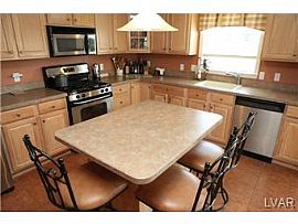 Townhouse Style Beautiful Single Family Home in Bethlehem in Bethlehem, PA (Photo 7 of 12)