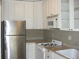 Beautifully Restored 2bdr 1ba Bungalow in Great Location For Re in Fort Lauderdale, FL (Photo 3 of 6)