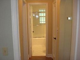 Beautifully Restored 2bdr 1ba Bungalow in Great Location For Re in Fort Lauderdale, FL (Photo 5 of 6)