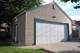 Available Immediately -Charming 2+bedroom Home, Huge Garage in Saint Paul, MN (Photo 11 of 11)