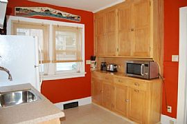 Available Immediately -Charming 2+bedroom Home, Huge Garage in Saint Paul, MN (Photo 5 of 11)