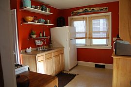 Available Immediately -Charming 2+bedroom Home, Huge Garage in Saint Paul, MN (Photo 6 of 11)