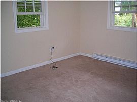 Awesome Home For Rent in Waterbury, CT (Photo 6 of 10)