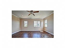 A Brand New Home For Rent in Los Angeles, CA (Photo 11 of 12)