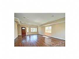 A Brand New Home For Rent in Los Angeles, CA (Photo 3 of 12)