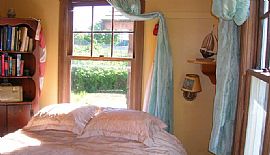 2 Bedroom Waterfront Cottage in Port Townsend, WA (Photo 5 of 6)