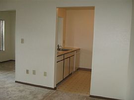 1 Bedroom 1 Bath Large Apartment in Grand Rapids, MI (Photo 2 of 8)