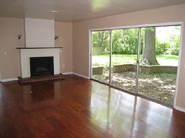 Beautiful 4 Bedroom!! in Saint Louis, MO (Photo 3 of 4)