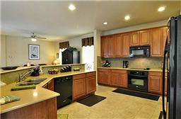 4 BR Up-Scale Finish-Out Near Hwy. 121 in Mc Kinney, TX (Photo 3 of 12)