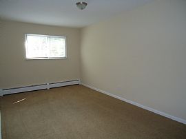 3 Bedroom Town Home. Goshen Schools in Middletown, NY (Photo 10 of 12)