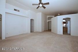 Large 3/2 with Pool and Spa! in Tucson, AZ (Photo 6 of 10)