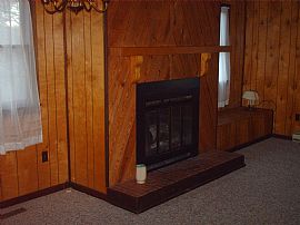 2 Bedroom 1 Bath 900 Sq Ft Upper Level in Franklin, NC (Photo 2 of 6)