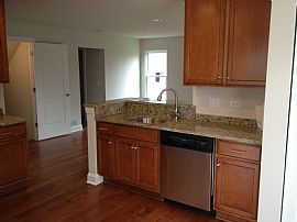 4 Bedroom, 2.5 Bath, 2 Car Garage, Finished Basement in Round Lake Beach, IL (Photo 10 of 10)