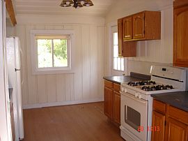 2 Bedroom Home Near Amenities in Glocester, RI (Photo 3 of 10)