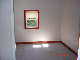 2 Bedroom Home Near Amenities in Glocester, RI (Photo 6 of 10)