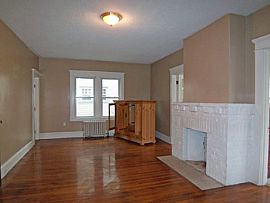 Longmeadow Large Single Family Colonial. 4beds 2 Baths.  in Longmeadow, MA