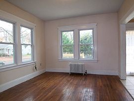 Longmeadow Large Single Family Colonial. 4beds 2 Baths.  in Longmeadow, MA (Photo 2 of 12)