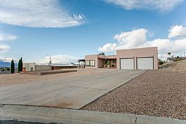 Large Spanish Style 4 Bed with Great Views in Las Vegas, NV (Photo 2 of 6)