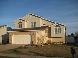5 Bedroom 3 Bath - Top of The Line - Pets Welcome in Roy, UT