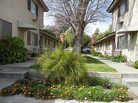 Upland, Tree Lined St. Spacious Apt, Fireplace in Upland, CA (Photo 4 of 7)