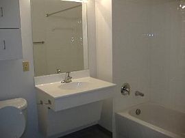 Extraodinary Roommate Style Offer !! in Baltimore, MD (Photo 7 of 8)