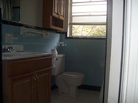 2bedroom/1 Bath Close to The Beach in Seminole, FL (Photo 5 of 6)