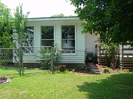 Great Home in The Heart of Clarksville (st. Bethlehem!) in Clarksville, TN (Photo 2 of 11)